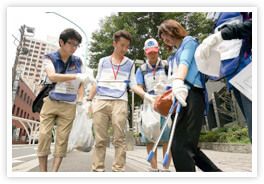 GOMI拾いイベントの様子